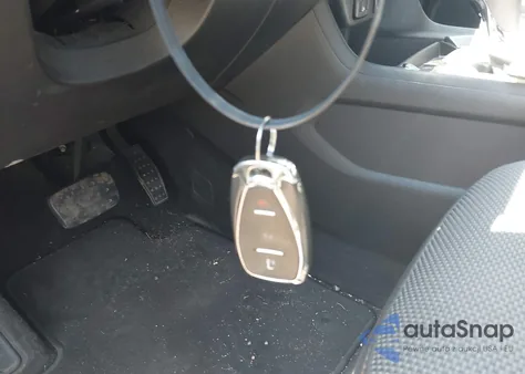 2018 Chevrolet Traverse Ls z USA, uszkodzony, nr VIN 1GNEVFKW9JJ284484